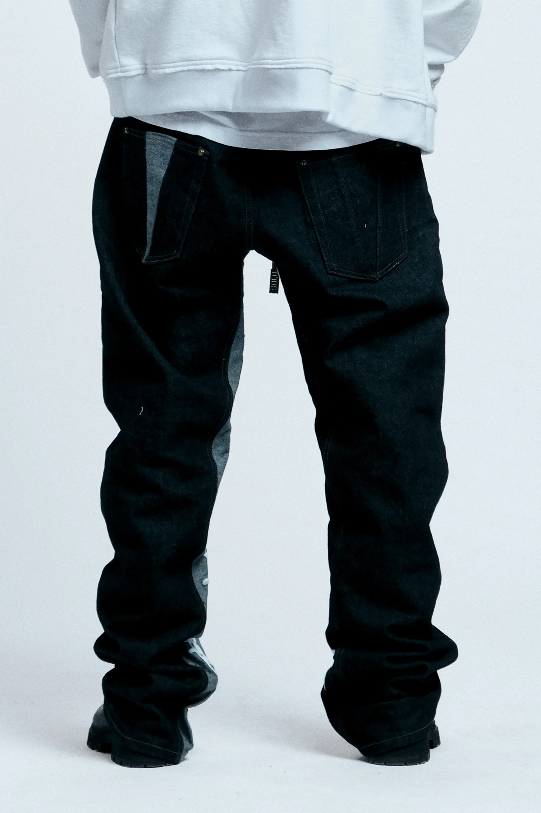 LVDV TWO-TONE RAW DENIM JEANS - Image 5