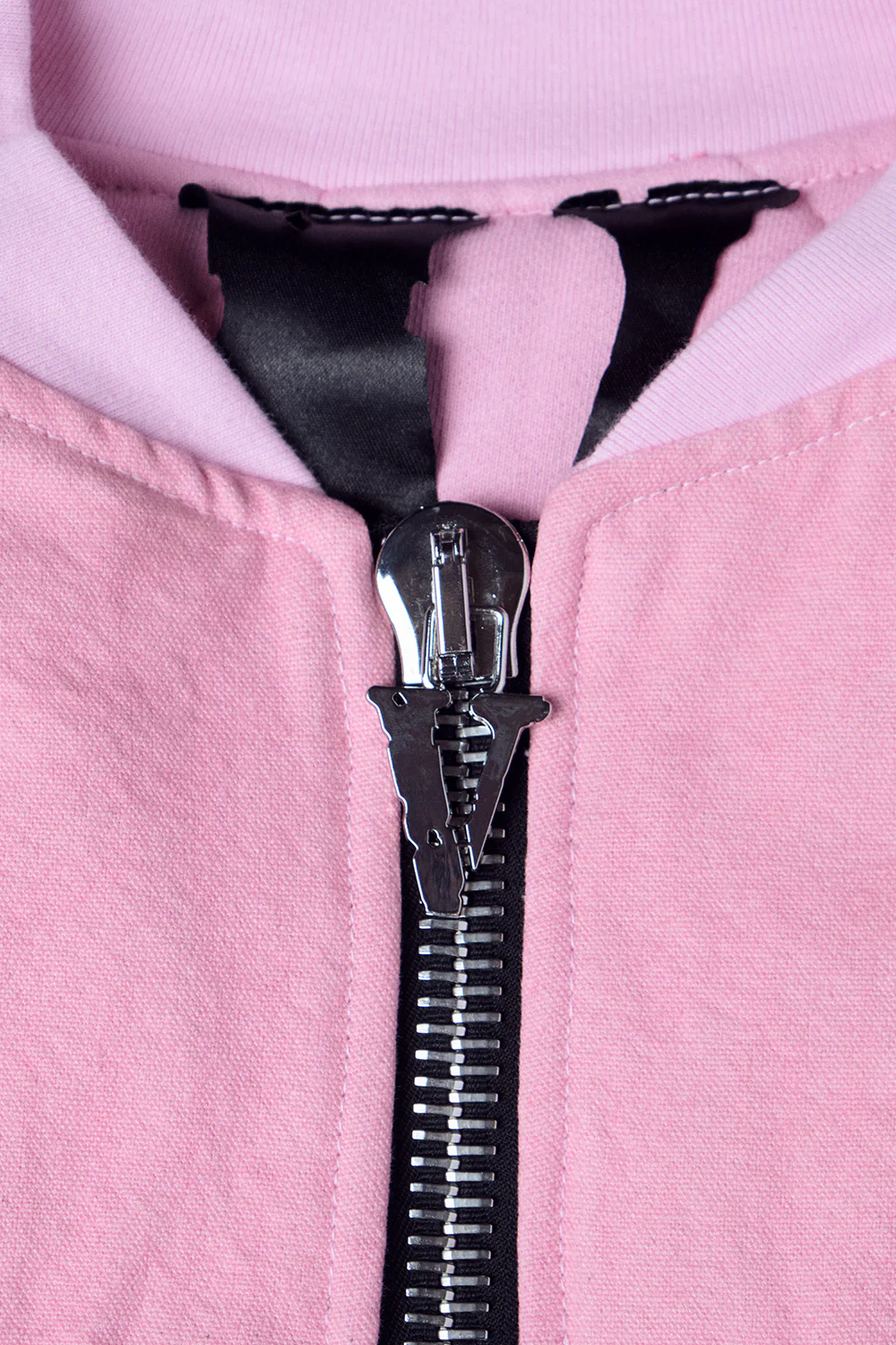 KISSING PINK VEST CROP-TOP - Image 4