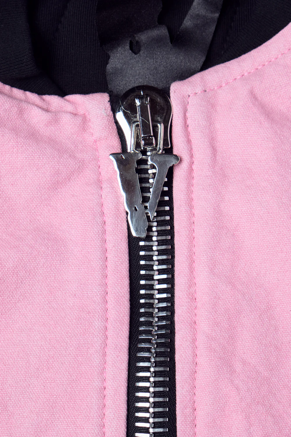 KISSING PINK VEST - Image 4