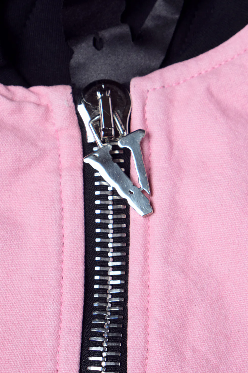 KISSING PINK VEST - Image 5