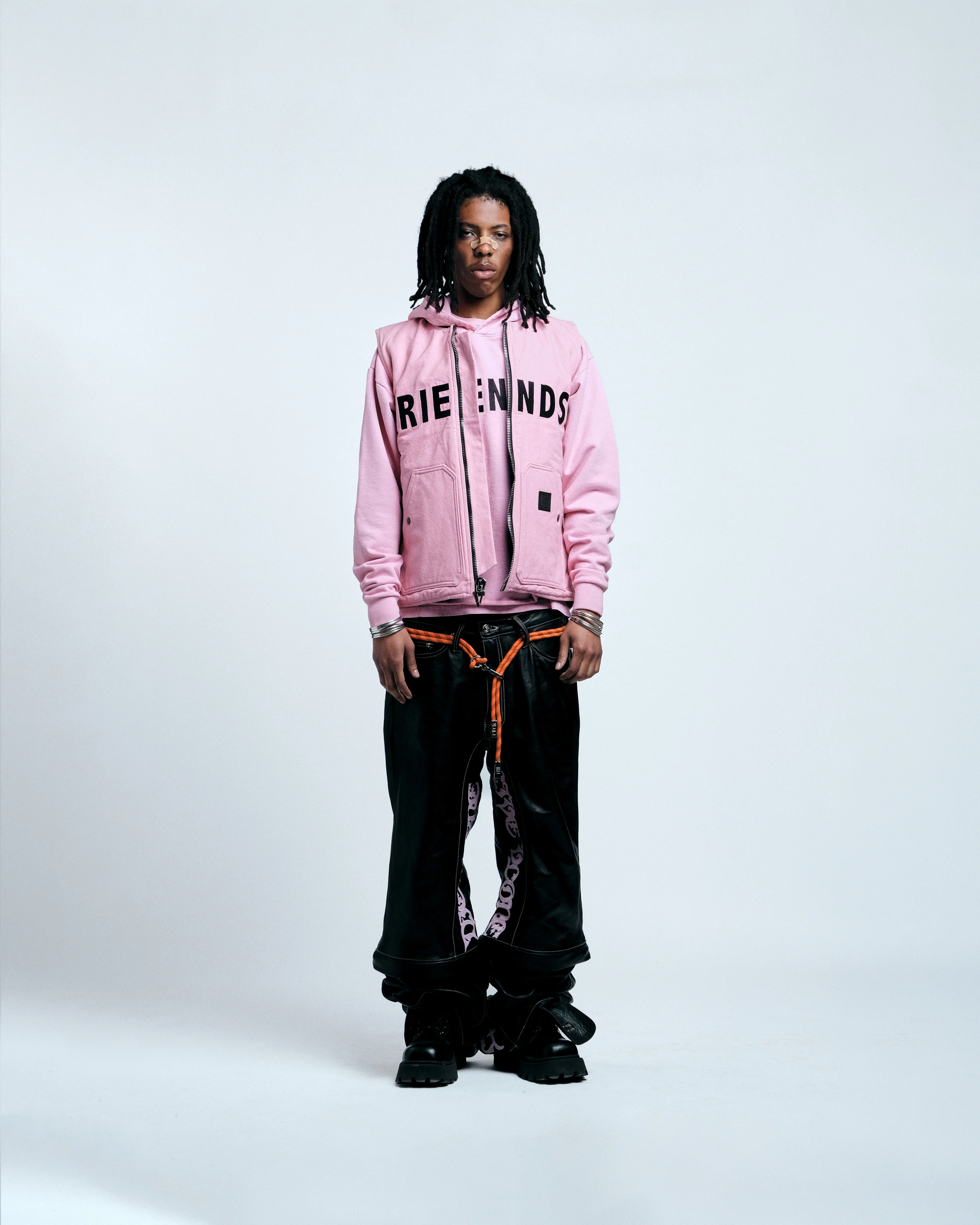 KISSING PINK VEST - Image 9