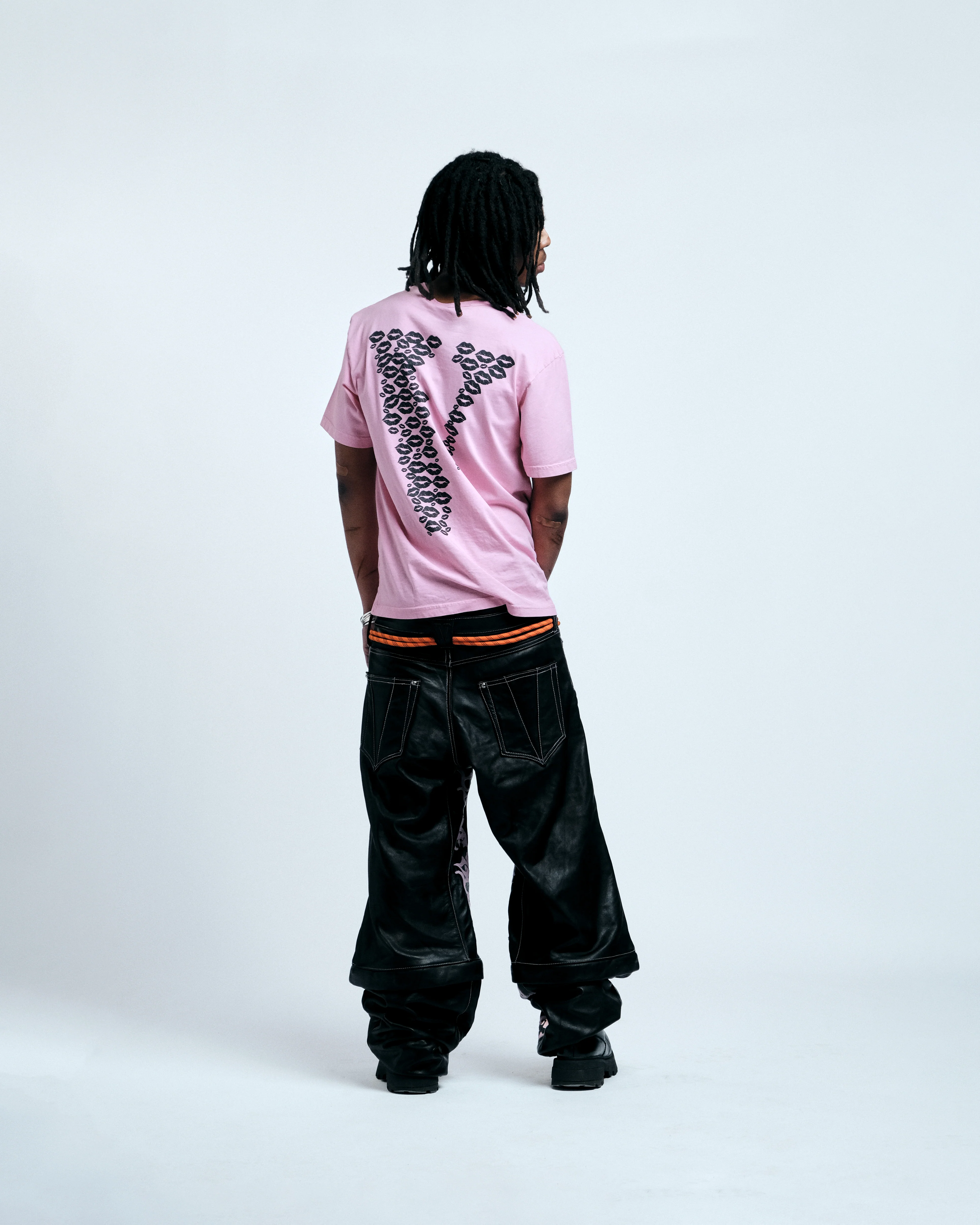 BLACK LIPSTICK FRIENDS- EMBROIDERED T-SHIRT (pink) - Image 8
