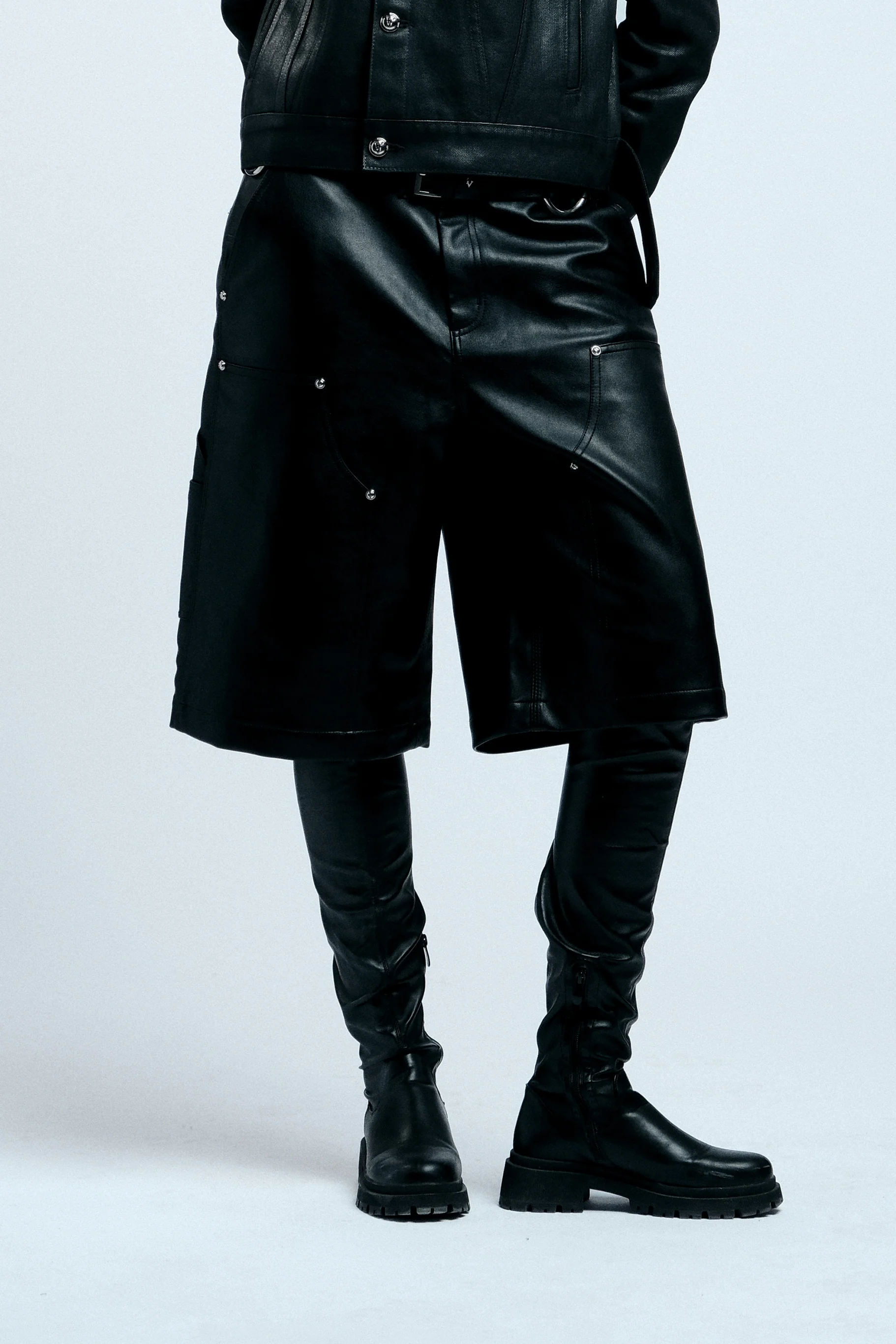 TAR WAXED DENIM SHORTS (Black) - Image 4