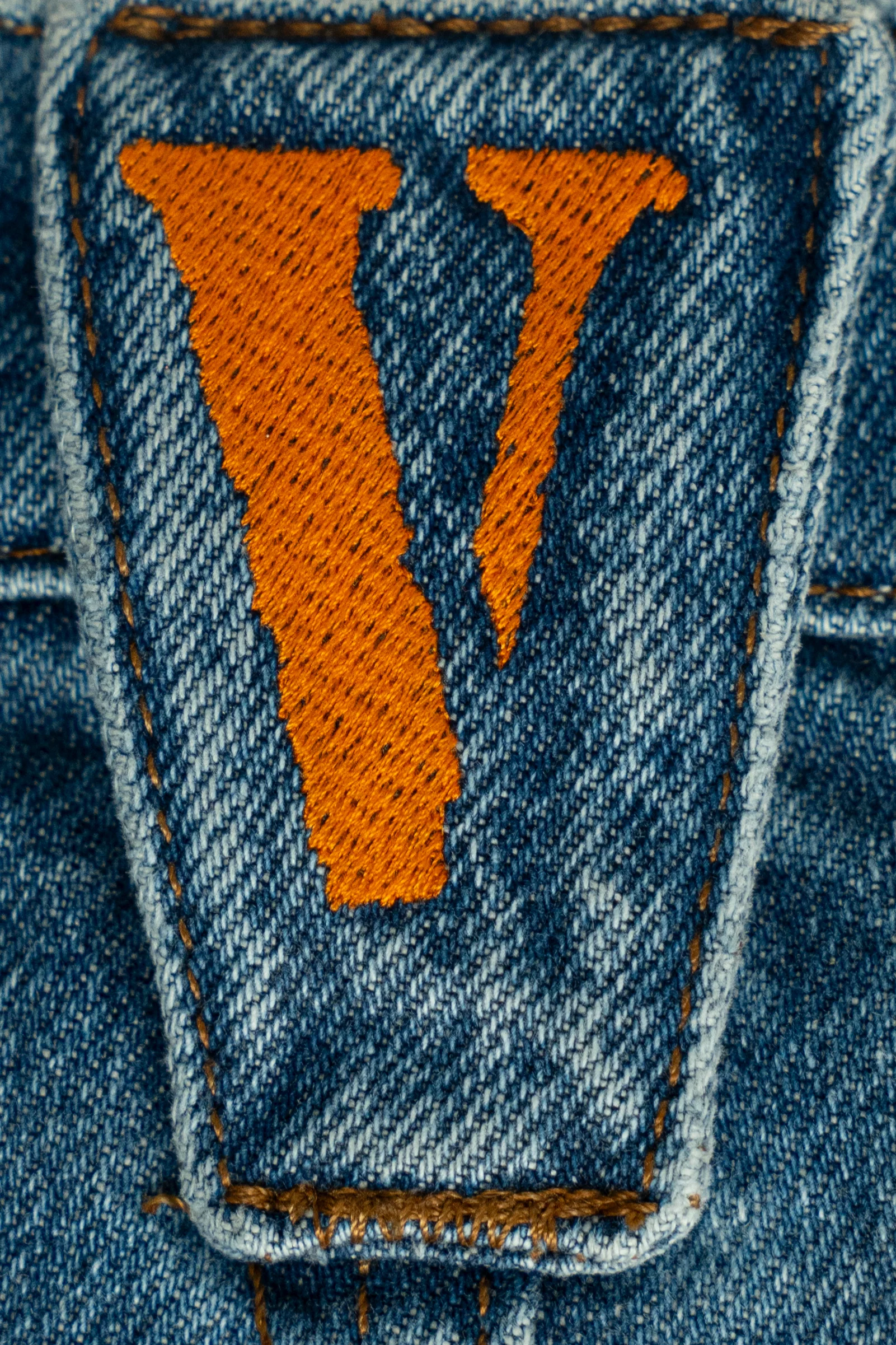 THE INFAMOUS LVDV SKATER JEANS/SHORTS with “DAGGER” KEYCHAIN - Image 10